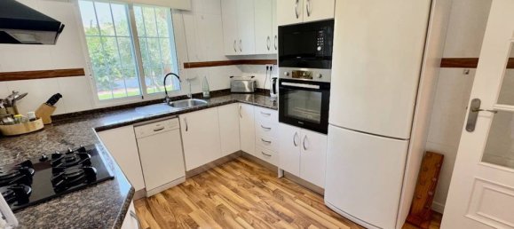 3 bedrooms House in Torrellano, Spain No. 185203 9