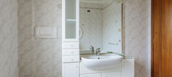 Дом с 4 комнатами в Картура, Италия № 218464 32