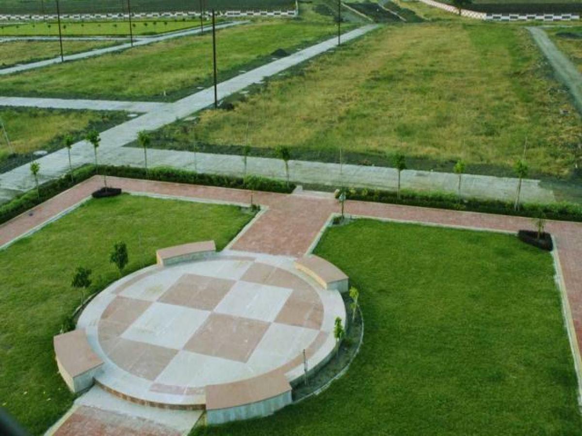 Terrain à Indore, India No. 32099