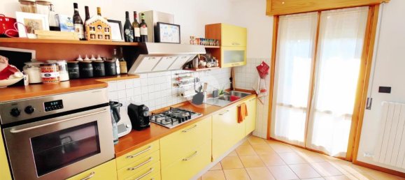 4 rooms House in Colorno, Italy No. 39333 8