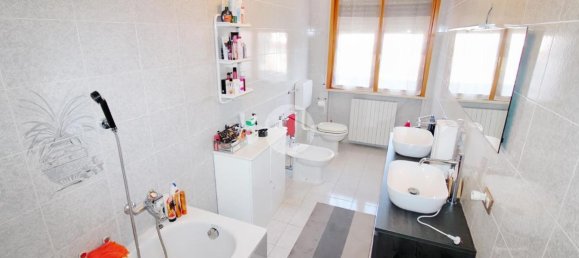 4 rooms House in Colorno, Italy No. 39333 14