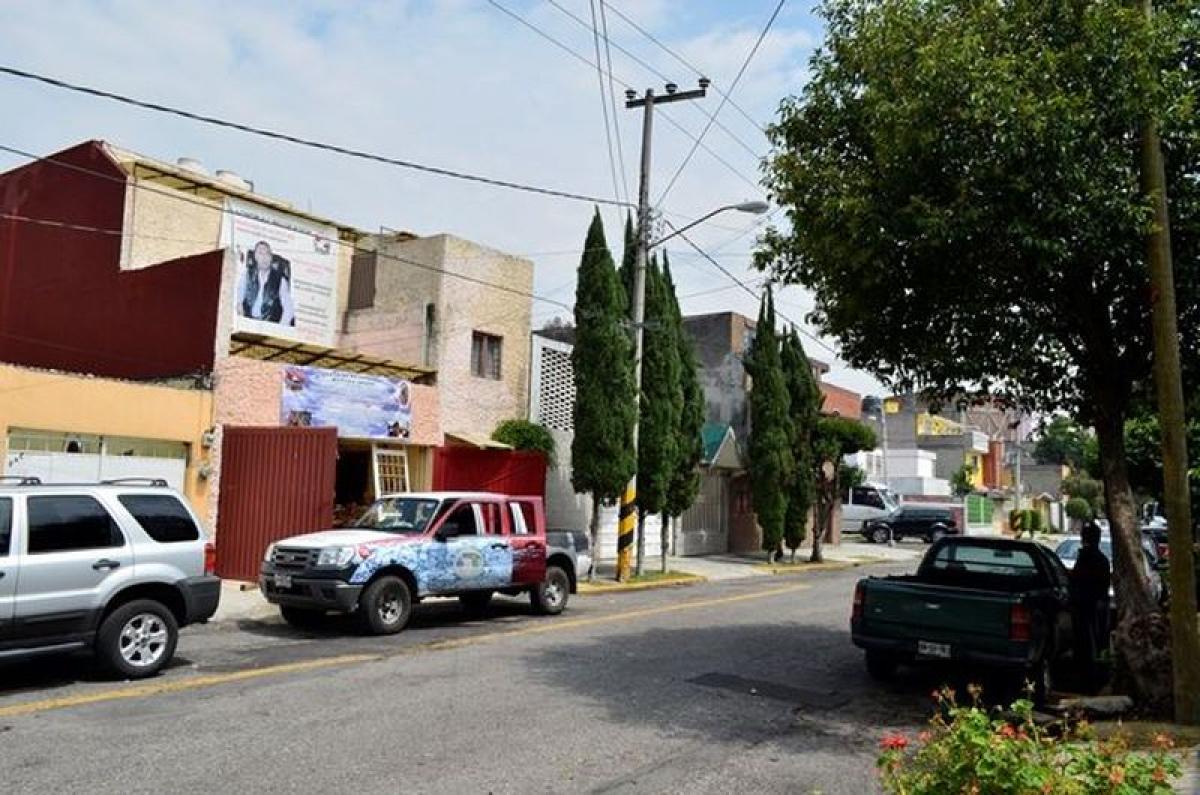 128m² Building in Tlalnepantla, Mexico No. 200177