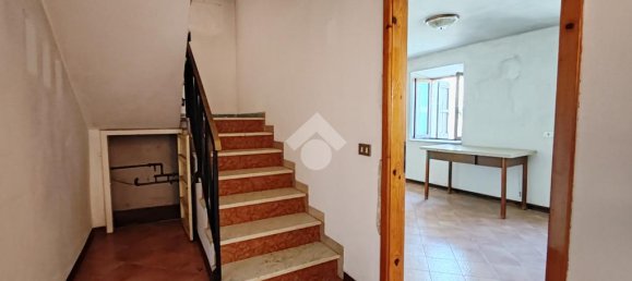 Дом с 4 спальнями в Роана, Италия № 282161 3