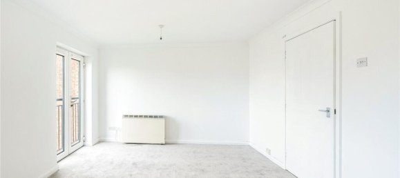 1 bedroom Apartment in Twickenham, United Kingdom No. 12240 12