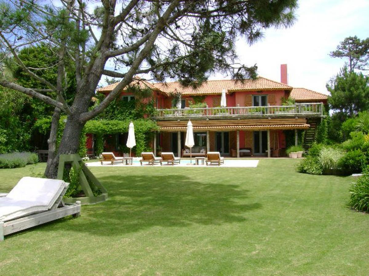 8 bedrooms House in Maldonado, Uruguay No. 7485
