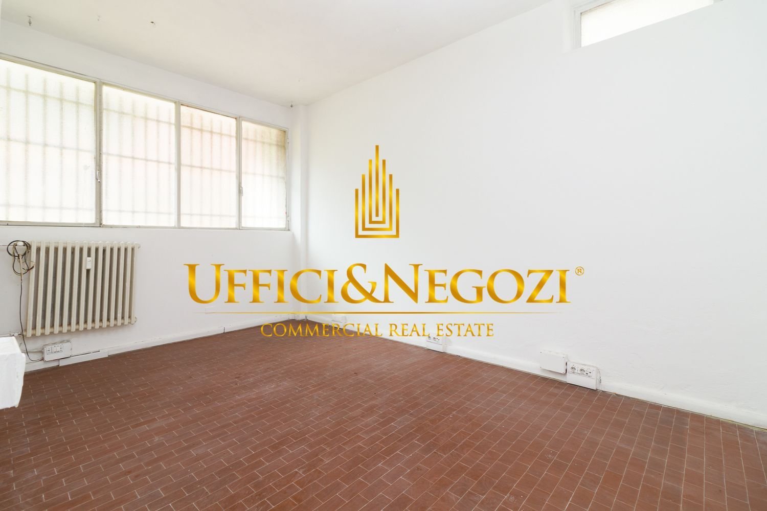 110m² Office in Milan, Italy No. 359000