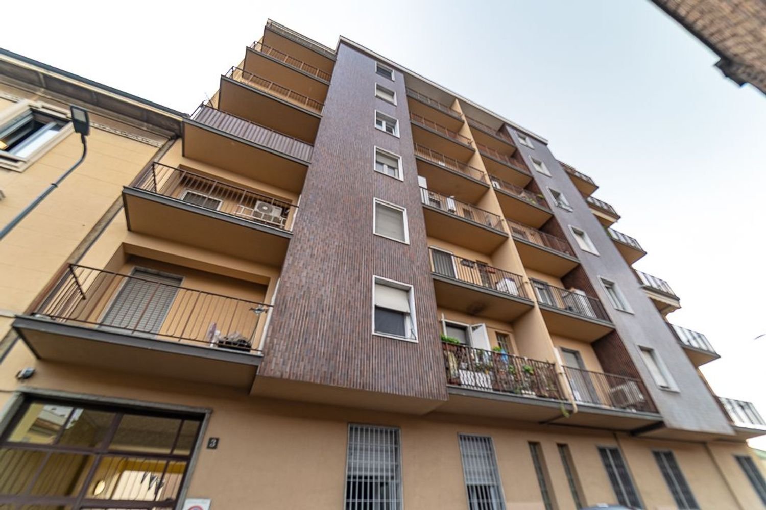 3 bedrooms Apartment in Milan, Italy No. 387563