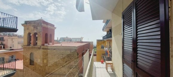 3 rooms Apartment in Pozzuoli, Italy No. 18692 7