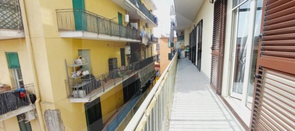 3 rooms Apartment in Pozzuoli, Italy No. 18692 9
