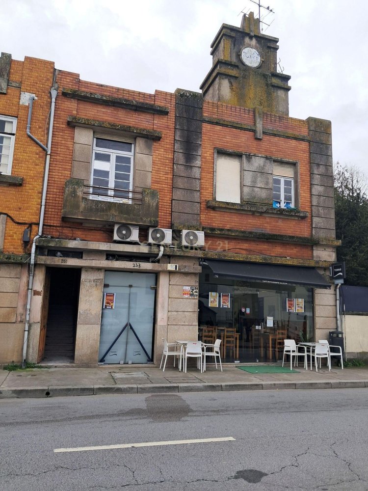  عقار تجاري في Porto, Portugal 600متر مربع رقم 261277