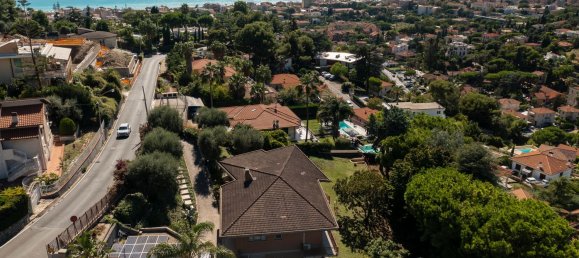 Villa de 10 habitaciónes en Bordighera, Italy No. 215578 34