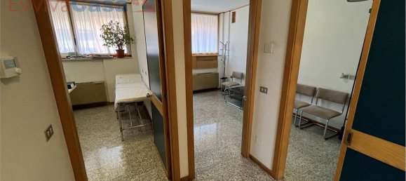 Escritório em Senigallia, Italy 60 m² N.º 25508 19