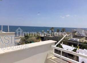 5-salle Appartement à Bari, Italy No. 314844