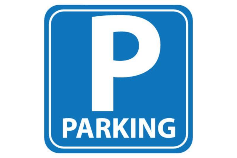  Parking in Paris, France No. 182422