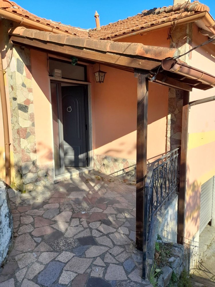 Casa de 5 divisões em Follo, Italy N.º 254207