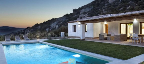 4 bedrooms Villa in Olbia, Italy No. 549 3