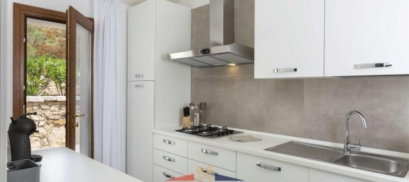 4 bedrooms Villa in Olbia, Italy No. 549 7