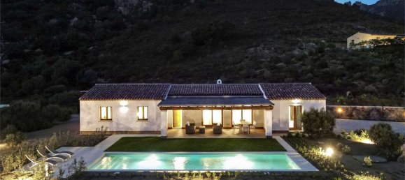 4 bedrooms Villa in Olbia, Italy No. 549 2