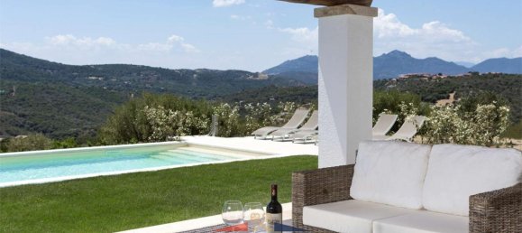 4 bedrooms Villa in Olbia, Italy No. 549 10