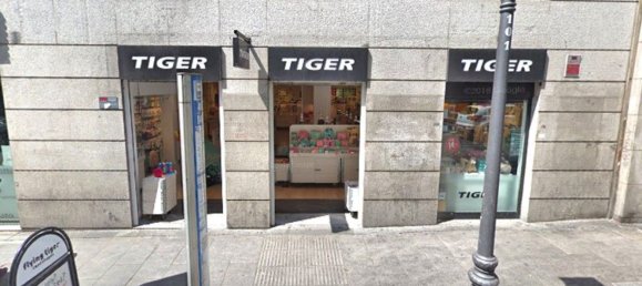 83m² Commercial property in Madrid, Spain No. 36026 3