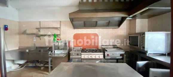 2 rooms Commercial property in Bergamo, Italy No. 199984 2