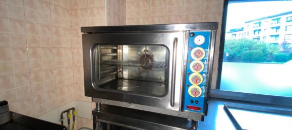 2 rooms Commercial property in Bergamo, Italy No. 199984 5