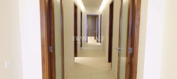 4 chambres Appartement à Sliema, Malta No. 8981 42