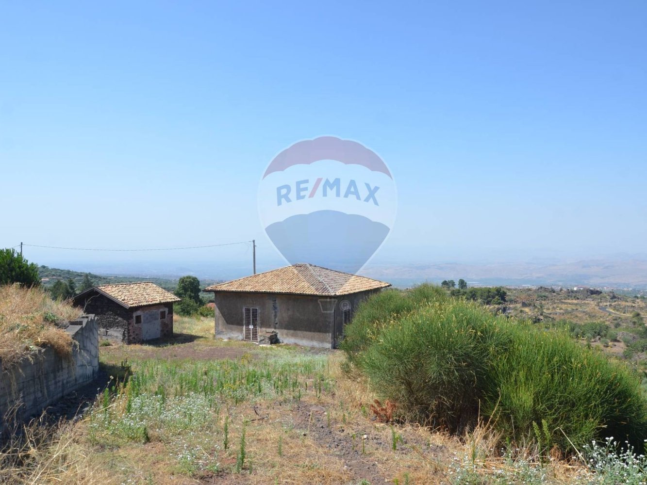 Casa de 10 habitaciónes en Adrano, Italy No. 309113
