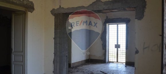 Casa de 10 habitaciónes en Adrano, Italy No. 309113 24