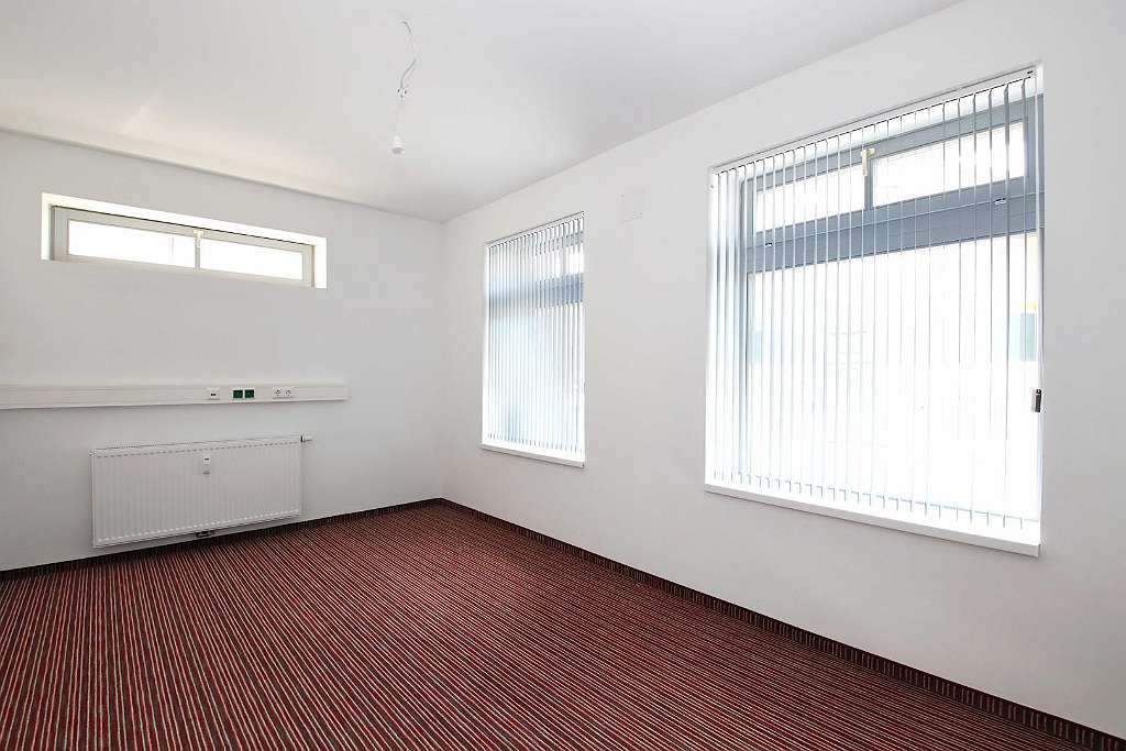 201m² Office in Leoben, Austria No. 38877