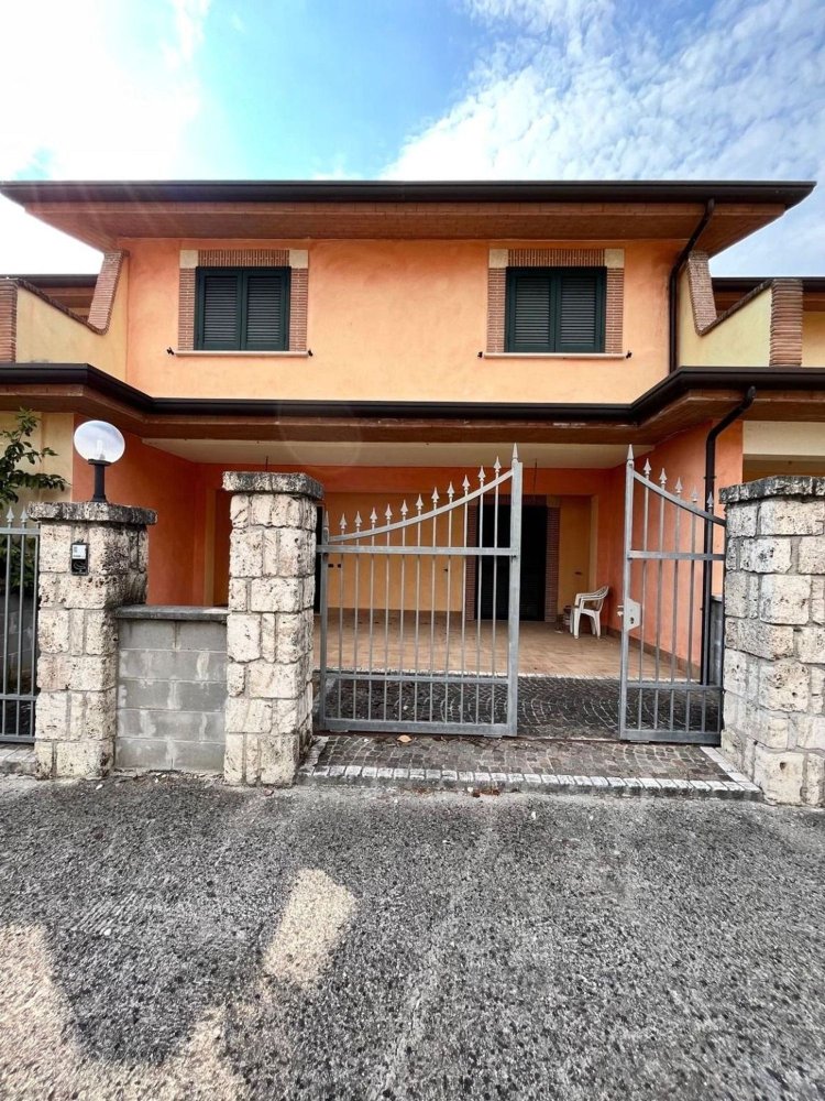 3-salle Villa à Colfelice, Italy No. 164829