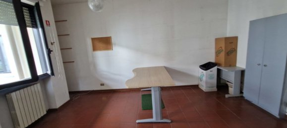 Escritório em Lucca, Italy 150 m² N.º 149309 8