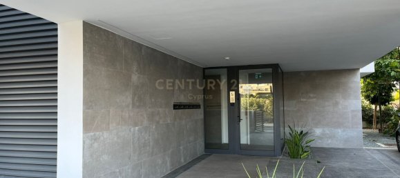 2 bedrooms Apartment in Mesa Geitonia, Cyprus No. 1530 3