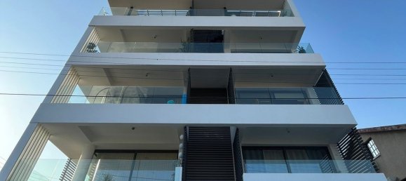 2 bedrooms Apartment in Mesa Geitonia, Cyprus No. 1530 2