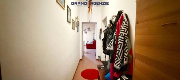3 rooms Apartment in Parma, Italy No. 33495 9