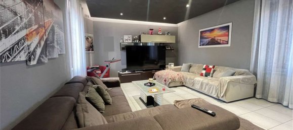 Квартира с 3 комнатами в Джуссано, Италия № 122912 9