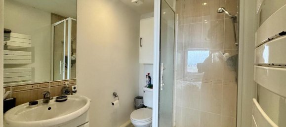 2 bedrooms Apartment in Feltham, United Kingdom No. 10797 8