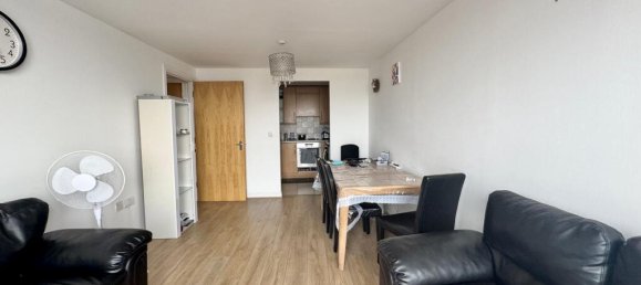2 bedrooms Apartment in Feltham, United Kingdom No. 10797 21