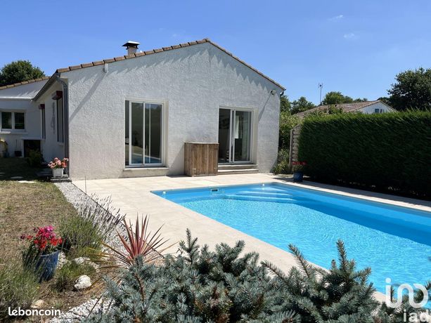 2 bedrooms Villa in Breuillet, France No. 285382