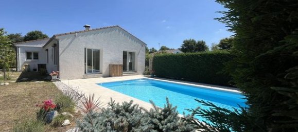 2 bedrooms Villa in Breuillet, France No. 285382 3