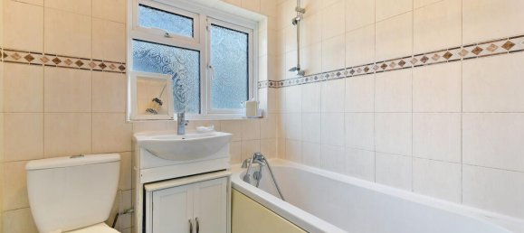 3 Schlafzimmer Haus in Feltham, United Kingdom, Nr. 9802 8