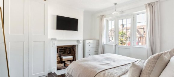 4 bedrooms House in Finchley, United Kingdom No. 3616 8