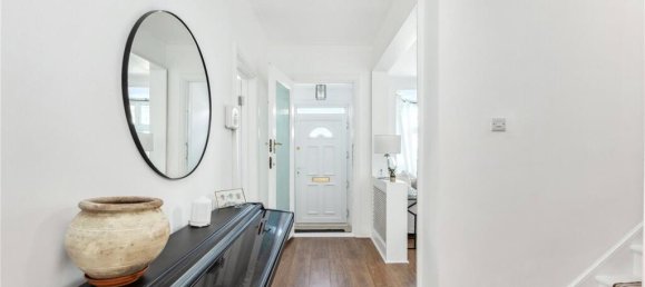 4 bedrooms House in Finchley, United Kingdom No. 3616 9