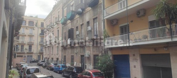 Квартира с 2 спальнями в Катания, Италия № 84840 24