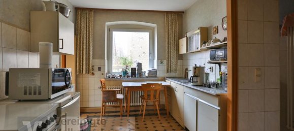 9 rooms Building in Reutlingen, Germany No. 60299 8