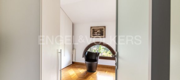4-Zimmer Doppelhaus in Varese, Italy, Nr. 220355 8