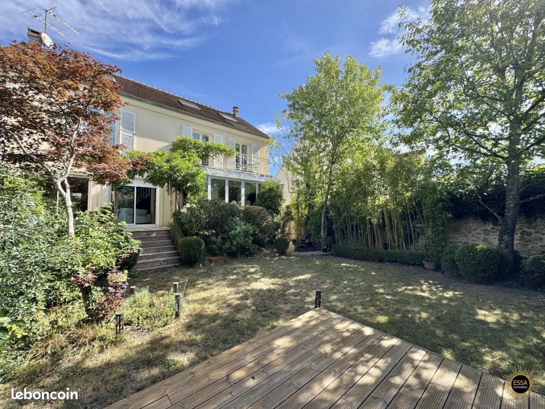 5 bedrooms House in Noisy-le-Roi, France No. 327098