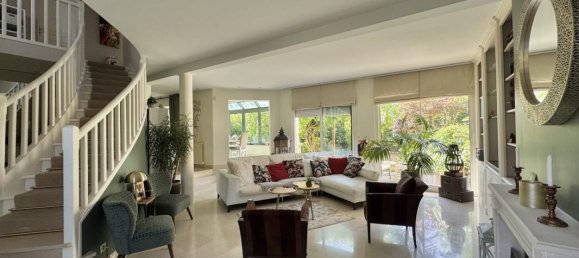 5 bedrooms House in Noisy-le-Roi, France No. 327098 7