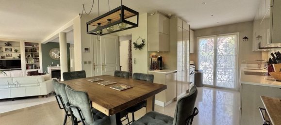 5 bedrooms House in Noisy-le-Roi, France No. 327098 10