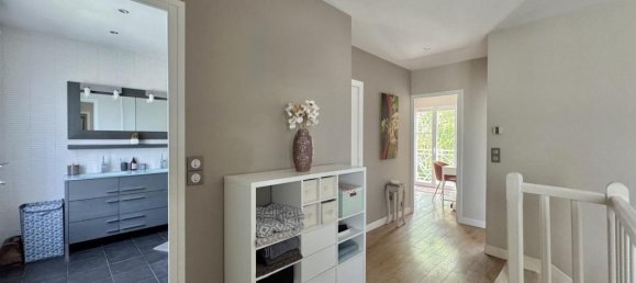 5 bedrooms House in Noisy-le-Roi, France No. 327098 15